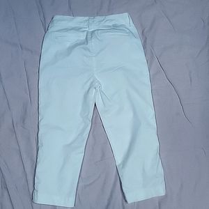 Women's NYDJ/CHINO white capris. SZ 6